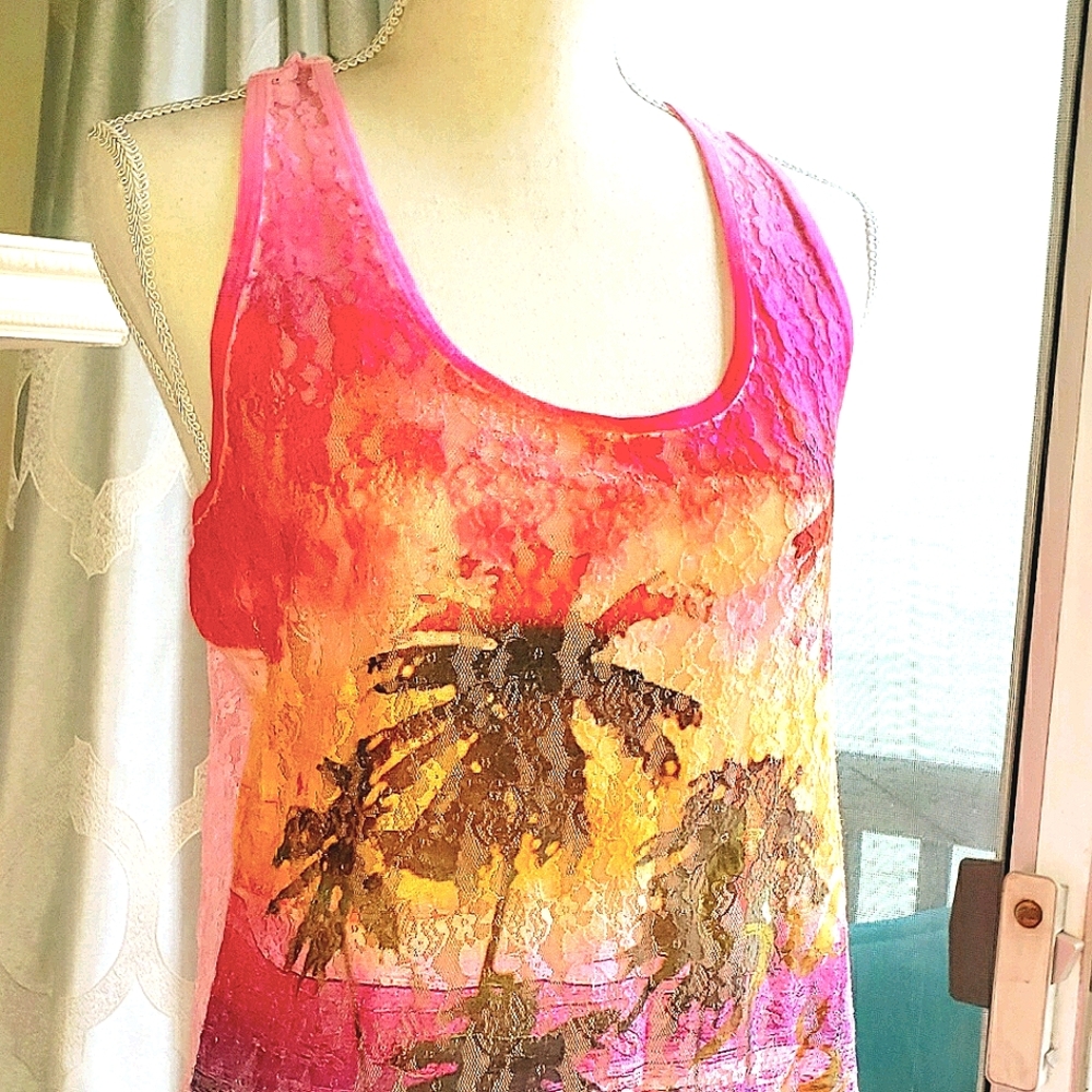 Lace tank top. NWOT  🏝🏖